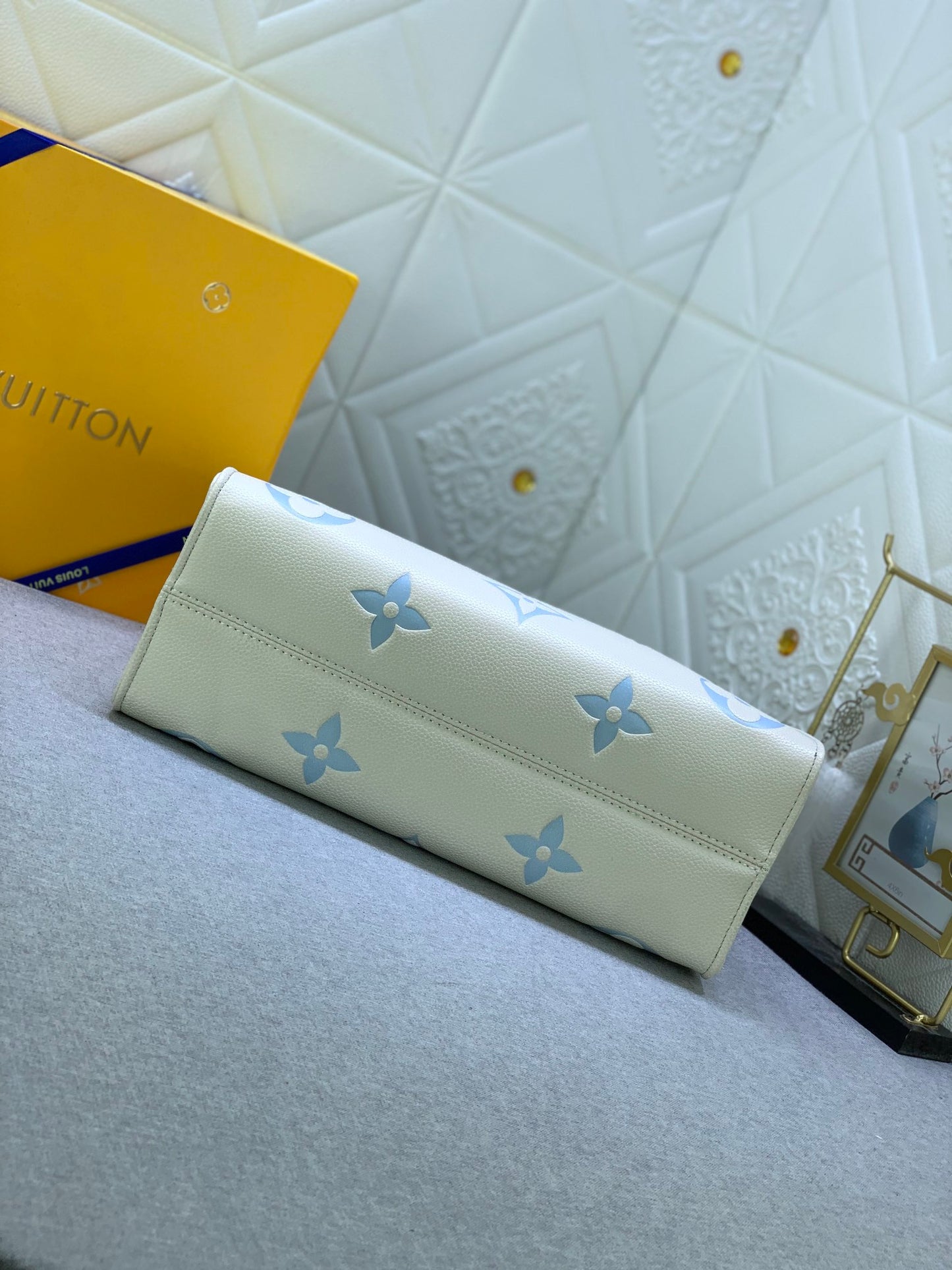 Louis Vuitton(ルイヴィトン) ONTHEGO ミディアム ハンドバッグ