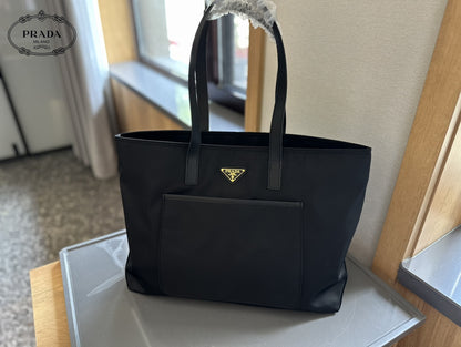 【PRADA 公式 旗艦店】プラダ ハンドバッグ当日出荷 好評に付き再入荷！37*32CM 240719