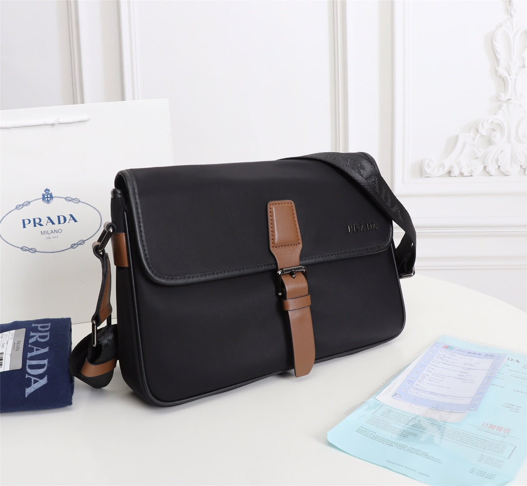 【PRADA 公式 旗艦店】プラダ 斜めがけバッグ 当日出荷 好評に付き再入荷！31*21*6CM