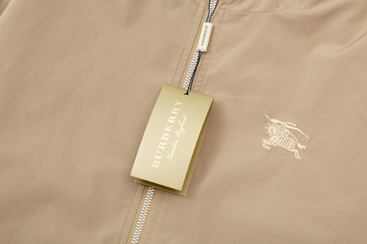 【BURBERRY】男女兼用 ご好評に付き再入荷！