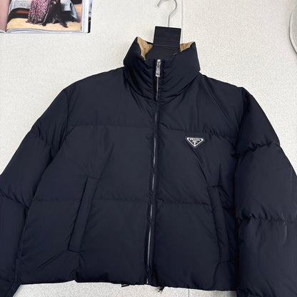 【PRADA旗艦店】ダウンジャケット、ご好評に付き再入荷！