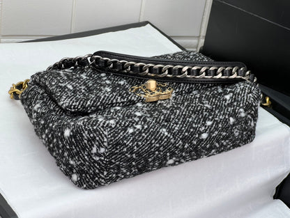 CHANEL 19 HANDBAG AS1161