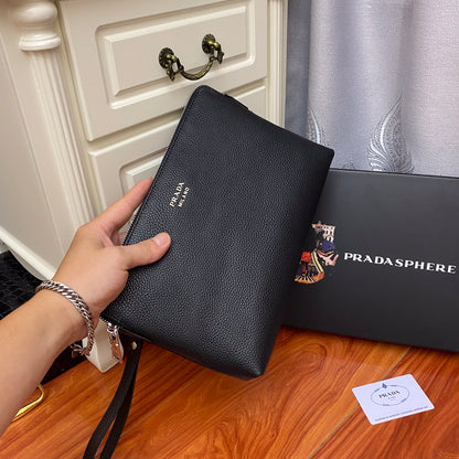 【PRADA 公式 旗艦店】プラダ クラッチバッグ 当日出荷 好評に付き再入荷！ 黒 28*18*1CM