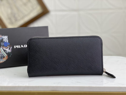 PRADA(プラダ) 財布19x12cm