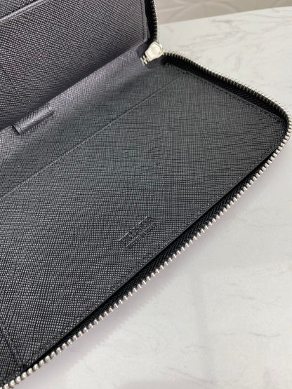 PRADA(プラダ) 財布 21x12cm