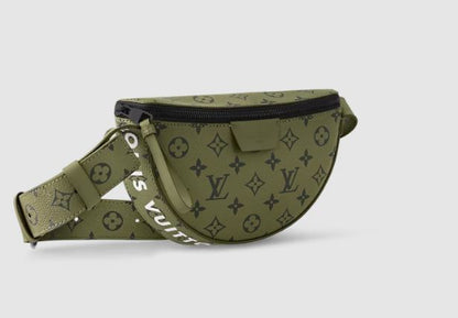 ルイヴィトン*新作*LV・ムーン クロスボディバッグ モノグラム M23838