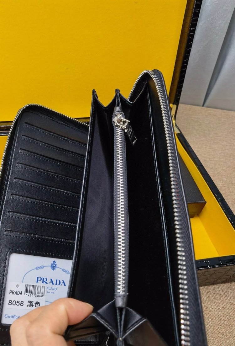 【Prada】プラダ 財布 21x13x2.5cm