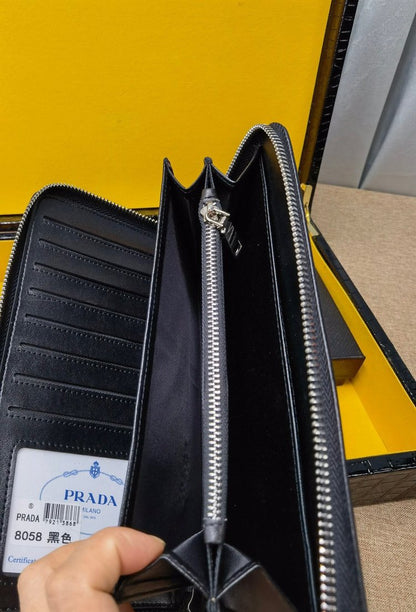 【Prada】プラダ 財布 21x13x2.5cm