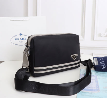 【PRADA 公式旗艦店】プラダ ショルダーバッグ 当日出荷 好評に付き再入荷！31*21*7CM