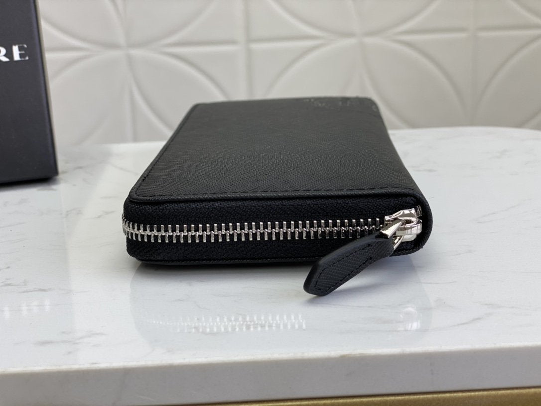 PRADA(プラダ) 財布19x12cm