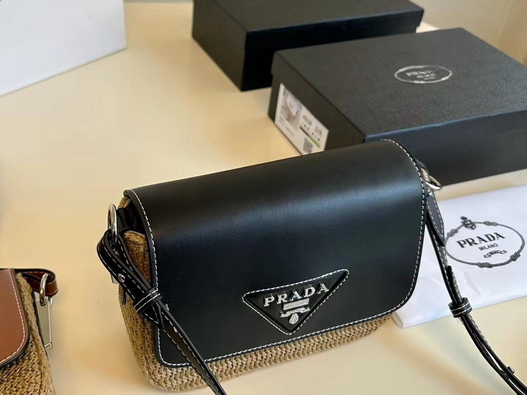 【PRADA 公式 旗艦店】プラダ 斜めがけバッグ 当日出荷 好評に付き再入荷！26*16CM 240719