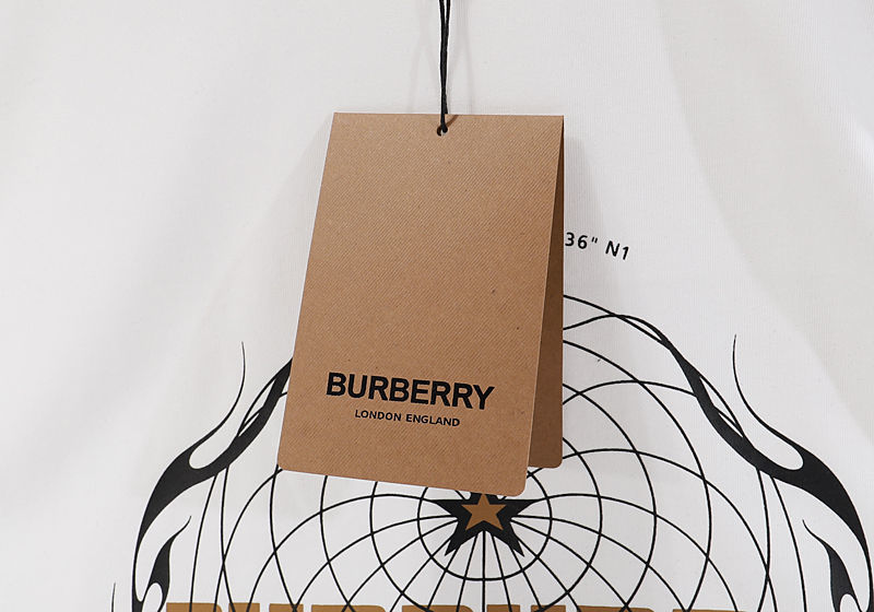 【Burberry】男女兼用、ご好評に付き再入荷！