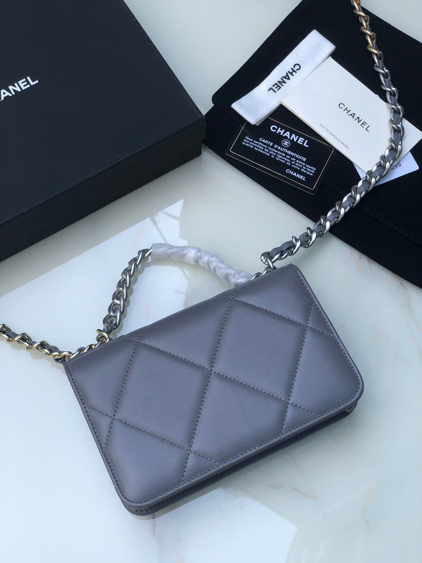 CHANEL 19 WALLET ON CHAIN 0957