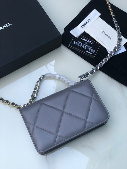 CHANEL 19 WALLET ON CHAIN 0957