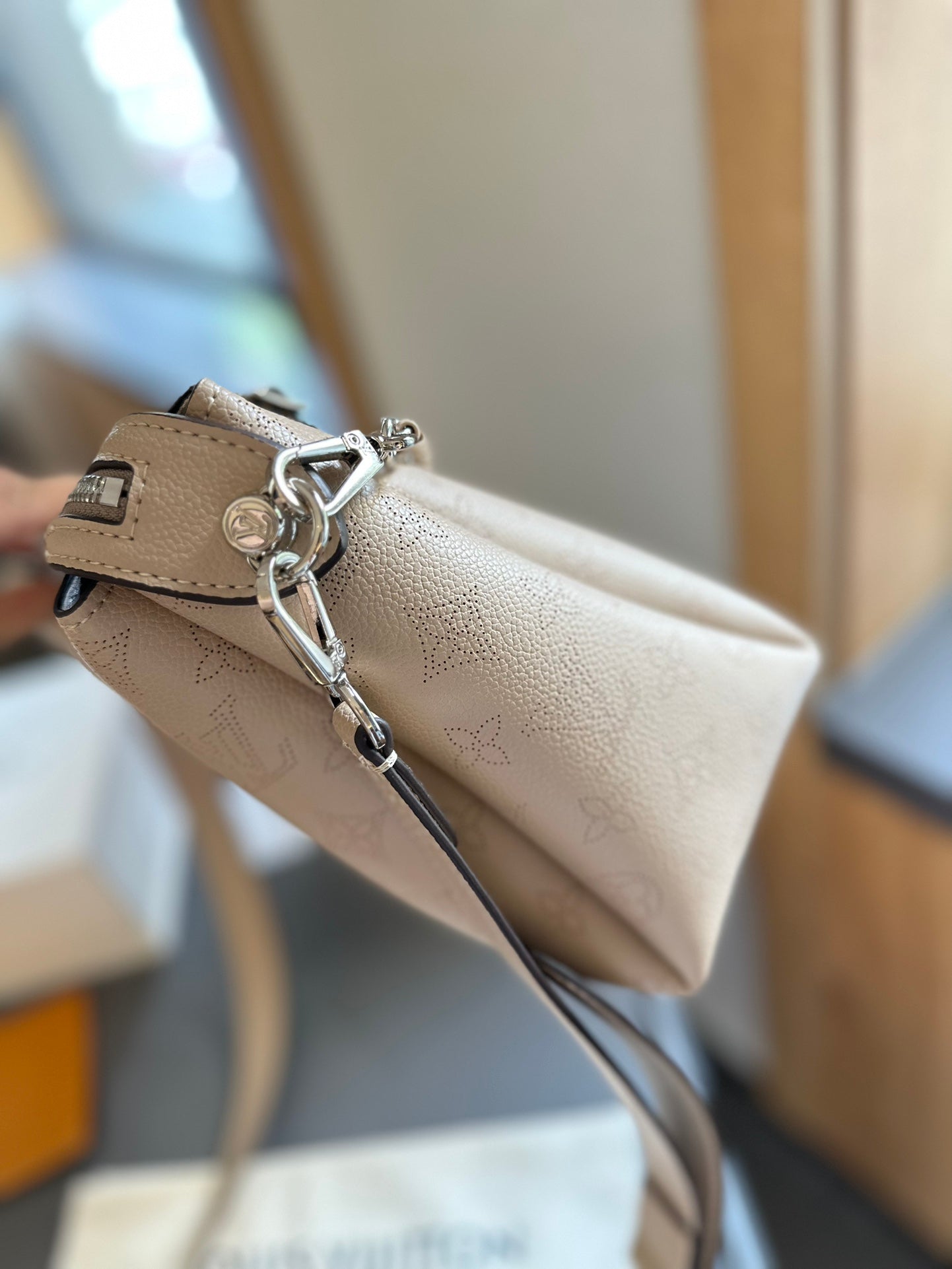 Louis Vuitton◇Lv ベラ トートバッグ