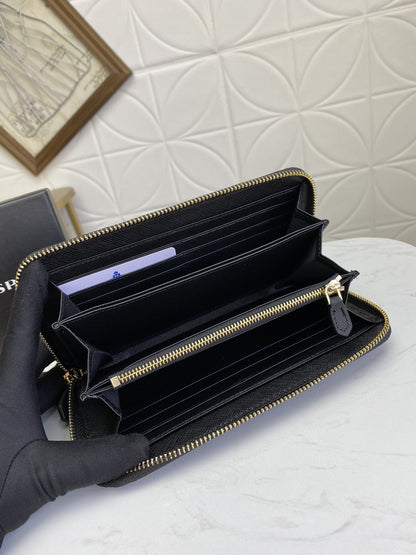 PRADA(プラダ) 財布19x12cm
