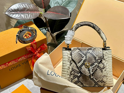 【Louis Vuitton 】カプシーヌのパイソン柄のかっこよさにこだわり、LVはカプシーヌを「レディースバッグ」と位置付ける