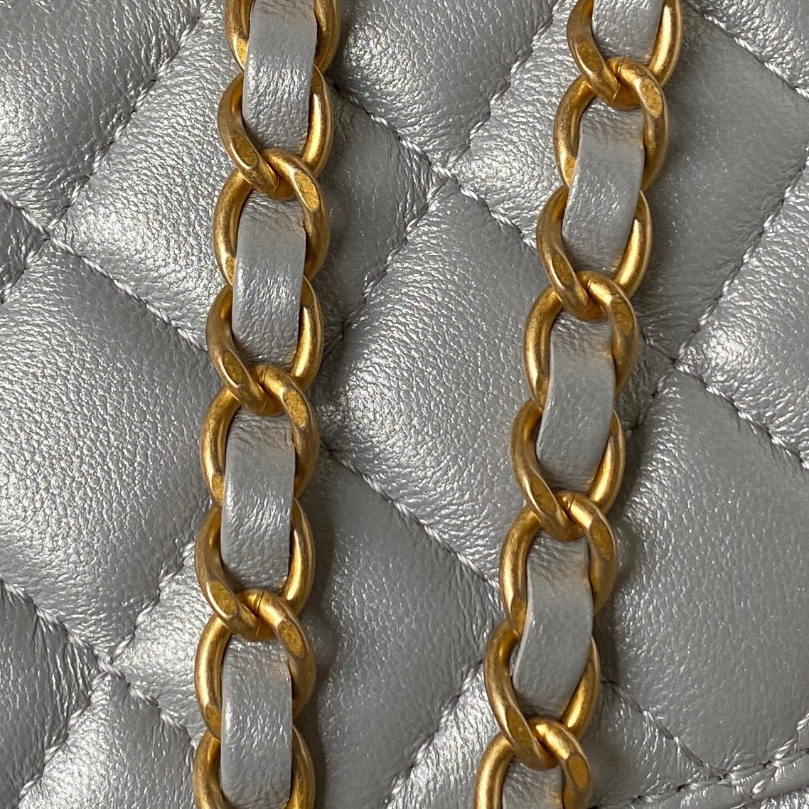 Chanel❄️24C 🔅AS4362 diamond letter handle mini CF