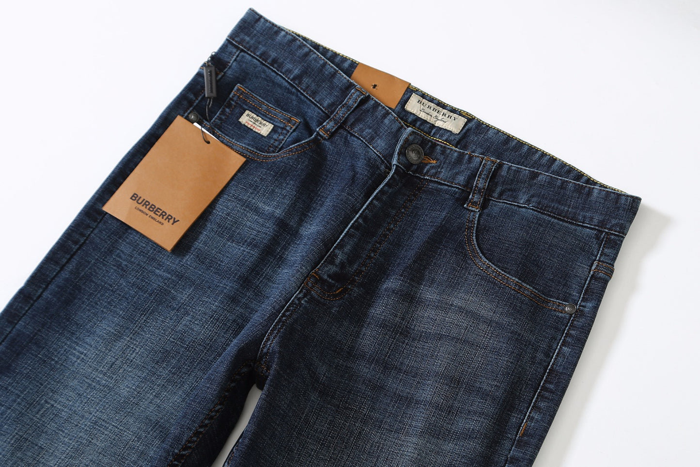 【BURBERRY 公式旗艦店】バーバリー ジーパン ご好評に付き再入荷！