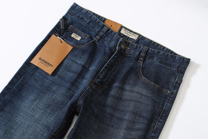 【BURBERRY 公式旗艦店】バーバリー ジーパン ご好評に付き再入荷！