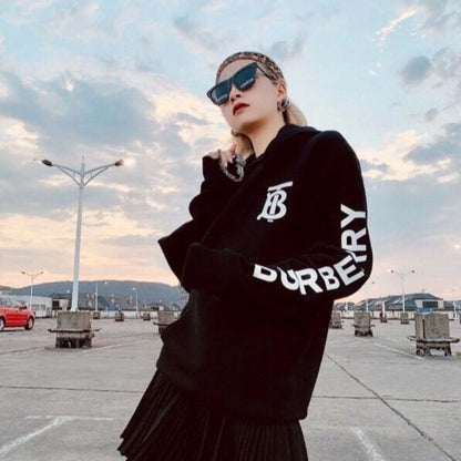 【BURBERRY】男女兼用 ご好評に付き再入荷！