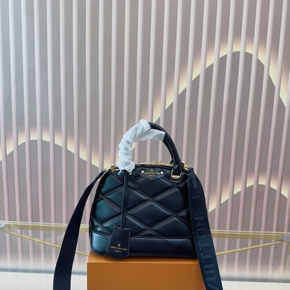 【LOUIS VUITTON】LV 新作シェルバッグ ショルダーまたは斜め掛けトレンド