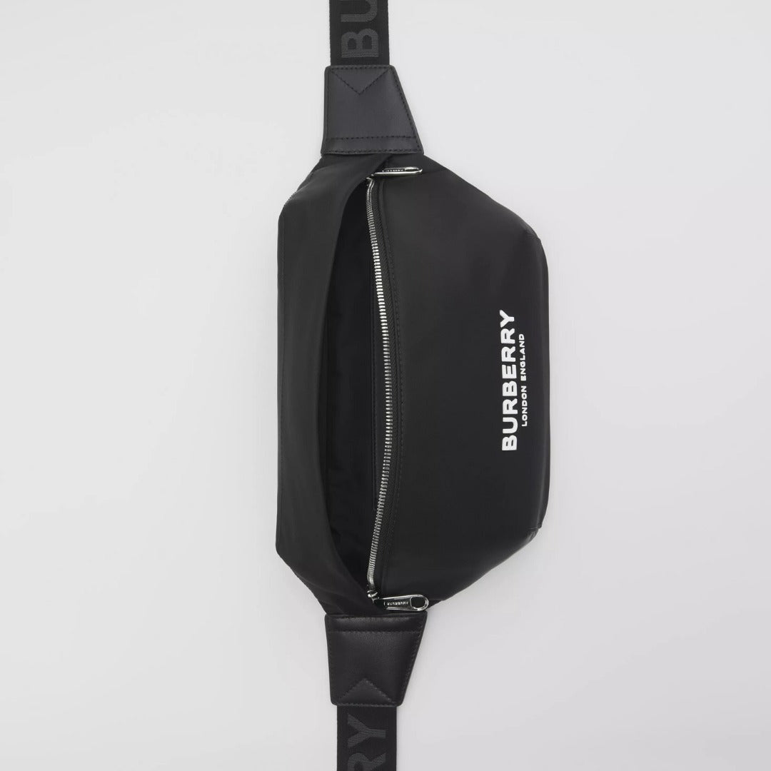 人気【BURBERRY】バーバリー ロゴ ソニー ナイロンバナナバッグ