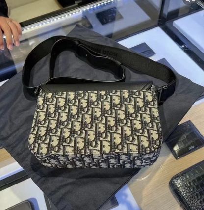 ★素敵！大人気【 DIOR 】SADDLE メッセンジャーバッグ