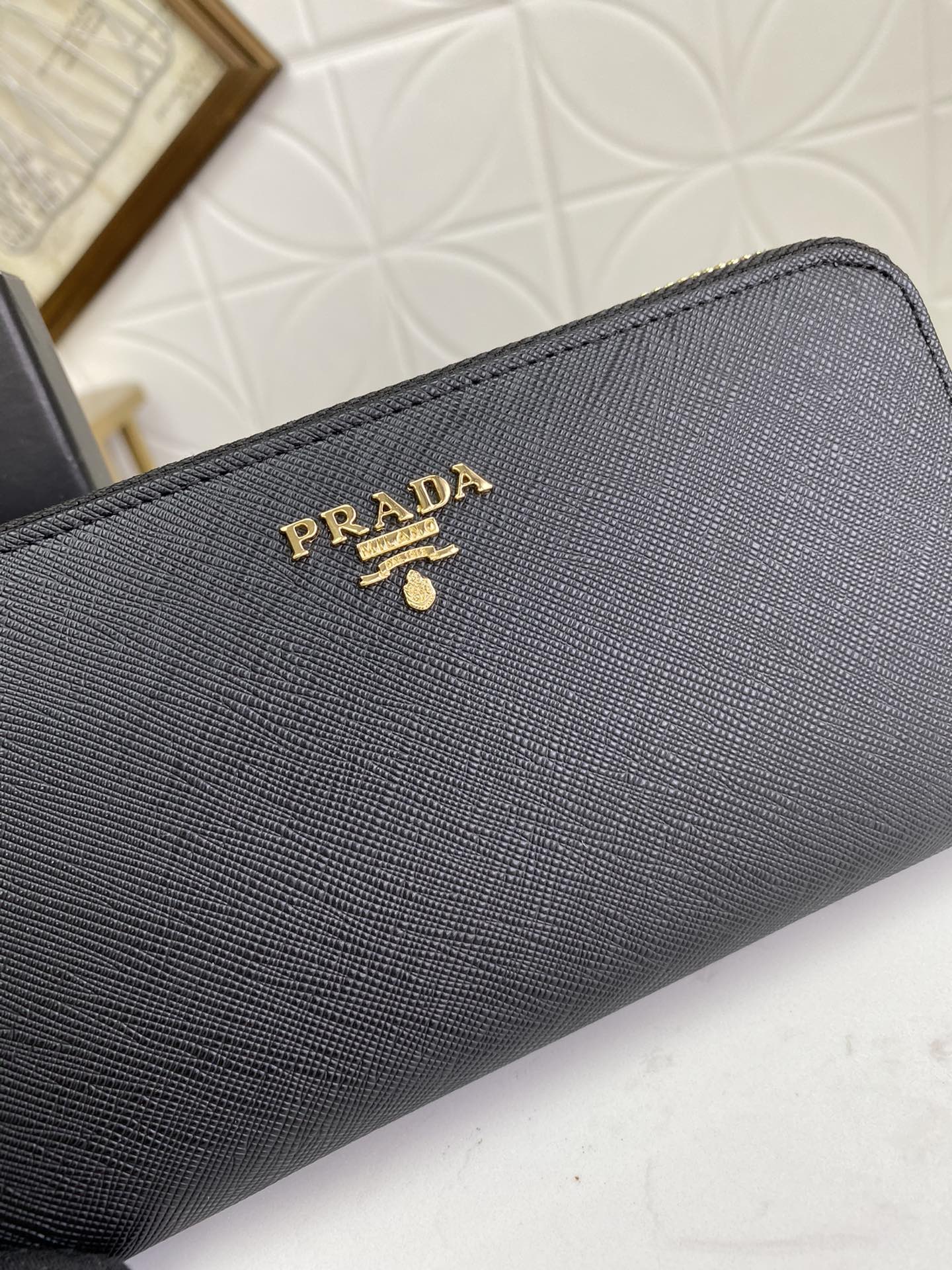 PRADA(プラダ) 財布19x12cm