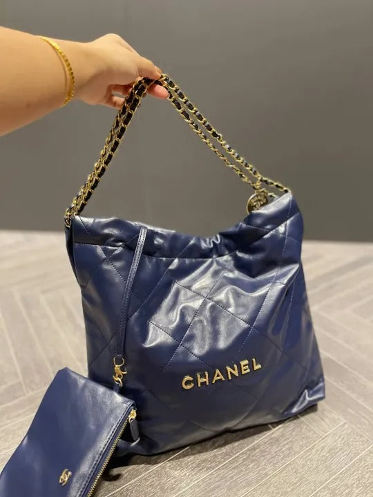 VERY雑誌掲載！通勤からお出かけまで?【CHANEL】シャネル 22 ハンドバッグ