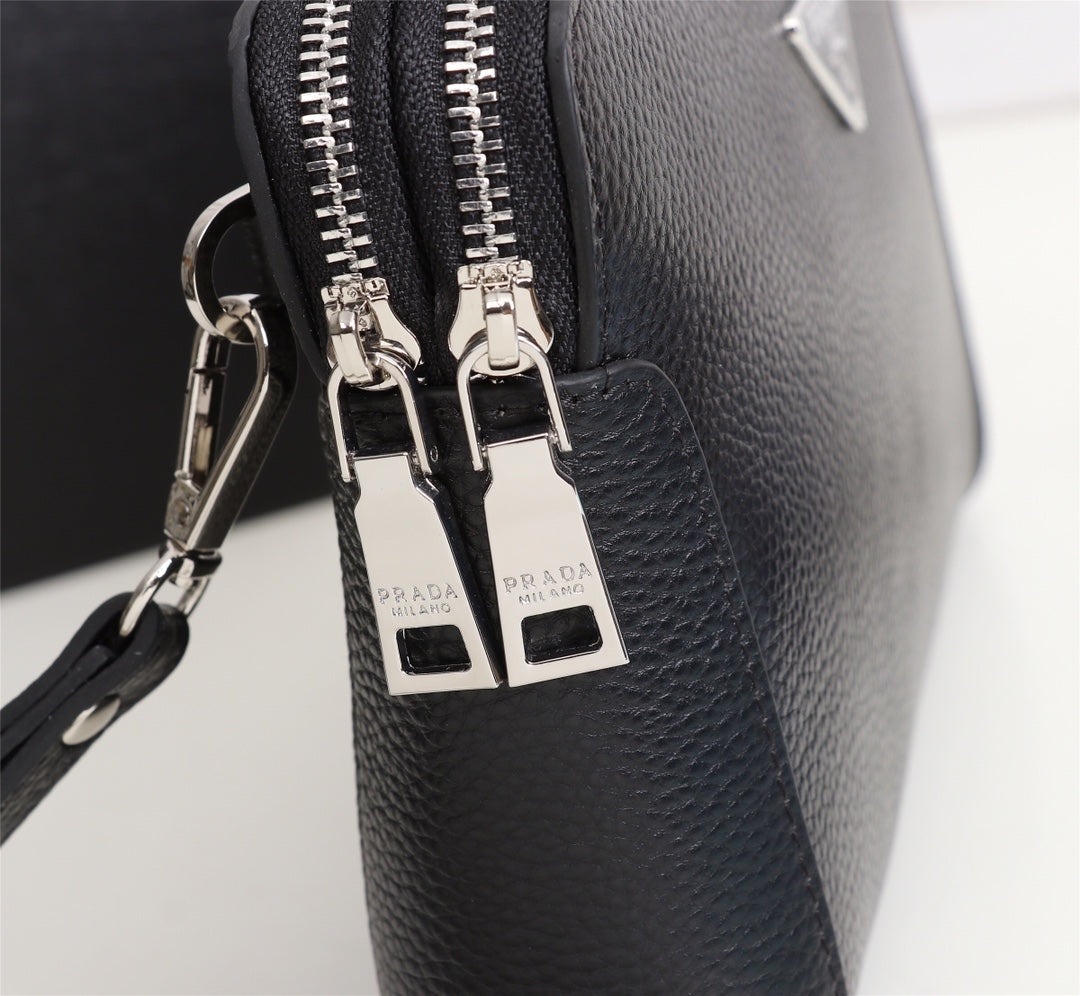 【PRADA 公式 旗艦店】プラダ クラッチバッグ当日出荷 好評に付き再入荷！24*14*5CM