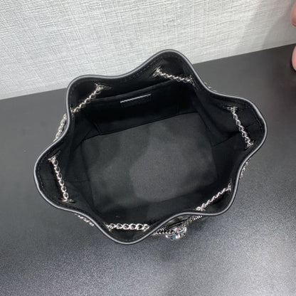 【LOUIS VUITTON】No Way Vibe バッグ – モードなエッジが効いた注目の新作 M14377