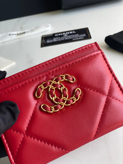 CHANEL 19 CARD HODLER AP1167