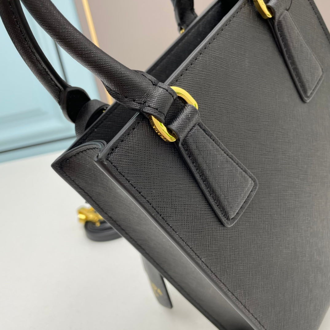【 PRADA 公式 旗艦店】 プラダ ハンドバッグ 当日出荷 好評に付き再入荷！17*19*6CM