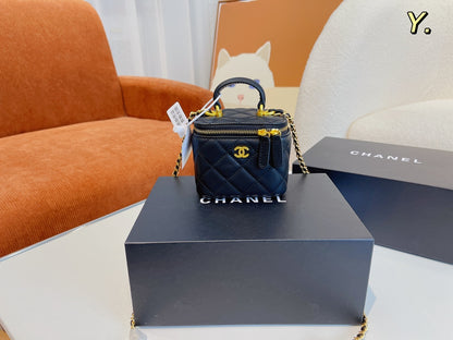 【Chanel 】【シャネル】ショルダーバッグ & クロスボディバッグ 10x7x9 cm
