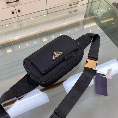 【PRADA 公式旗艦店】プラダ ウエストポーチ 当日出荷 好評に付き再入荷21*12.5*4.5CM