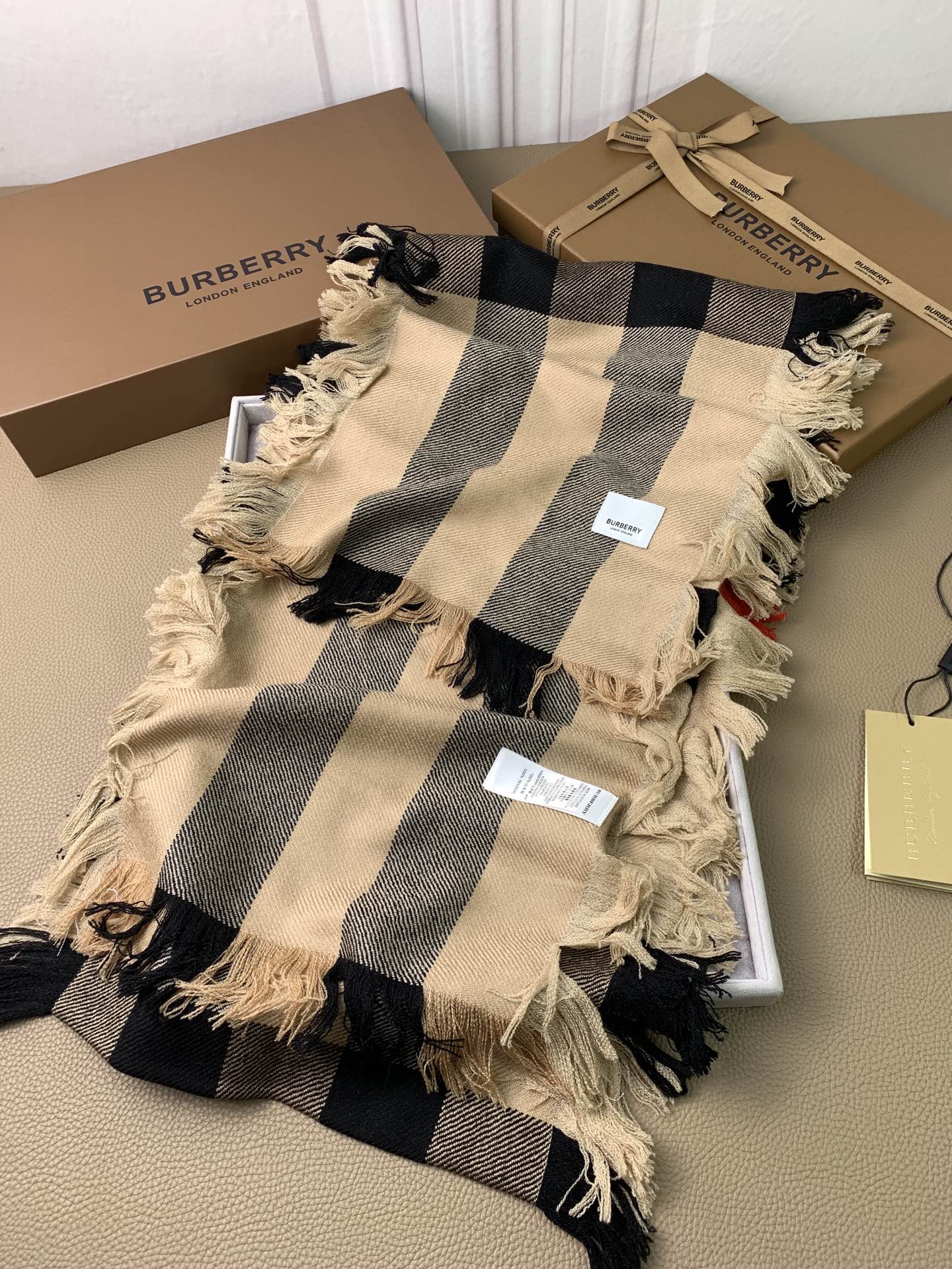 【2024】【BURBERRY バーバリー】オートクチュール ファッション トランジショナル カラー ロング ビアード スカーフ35*240CM