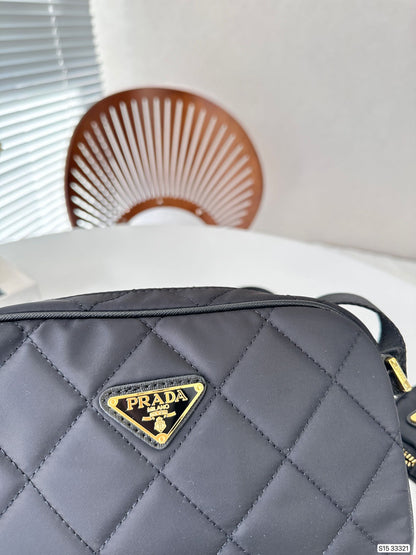 【PRADA 公式旗艦店】 プラダ 斜めがけバッグ当日出荷 好評に付き再入荷24*16CM