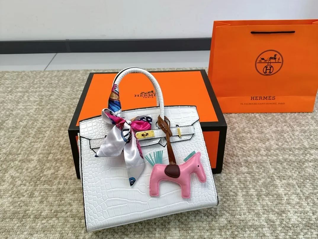 HERMES 高級ワニ革模様 プラチナバッグ