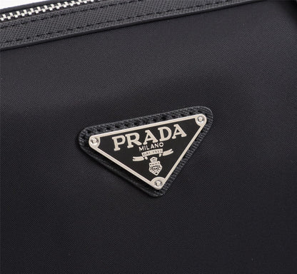 【PRADA 公式旗艦店】プラダ ショルダーバッグ 当日出荷 好評に付き再入荷！31*21*7CM