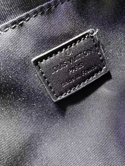 【LOUIS VUITTON旗艦店】ルイ・ヴィトン★SOUL TRUNK M11744★29*17.5*10CM