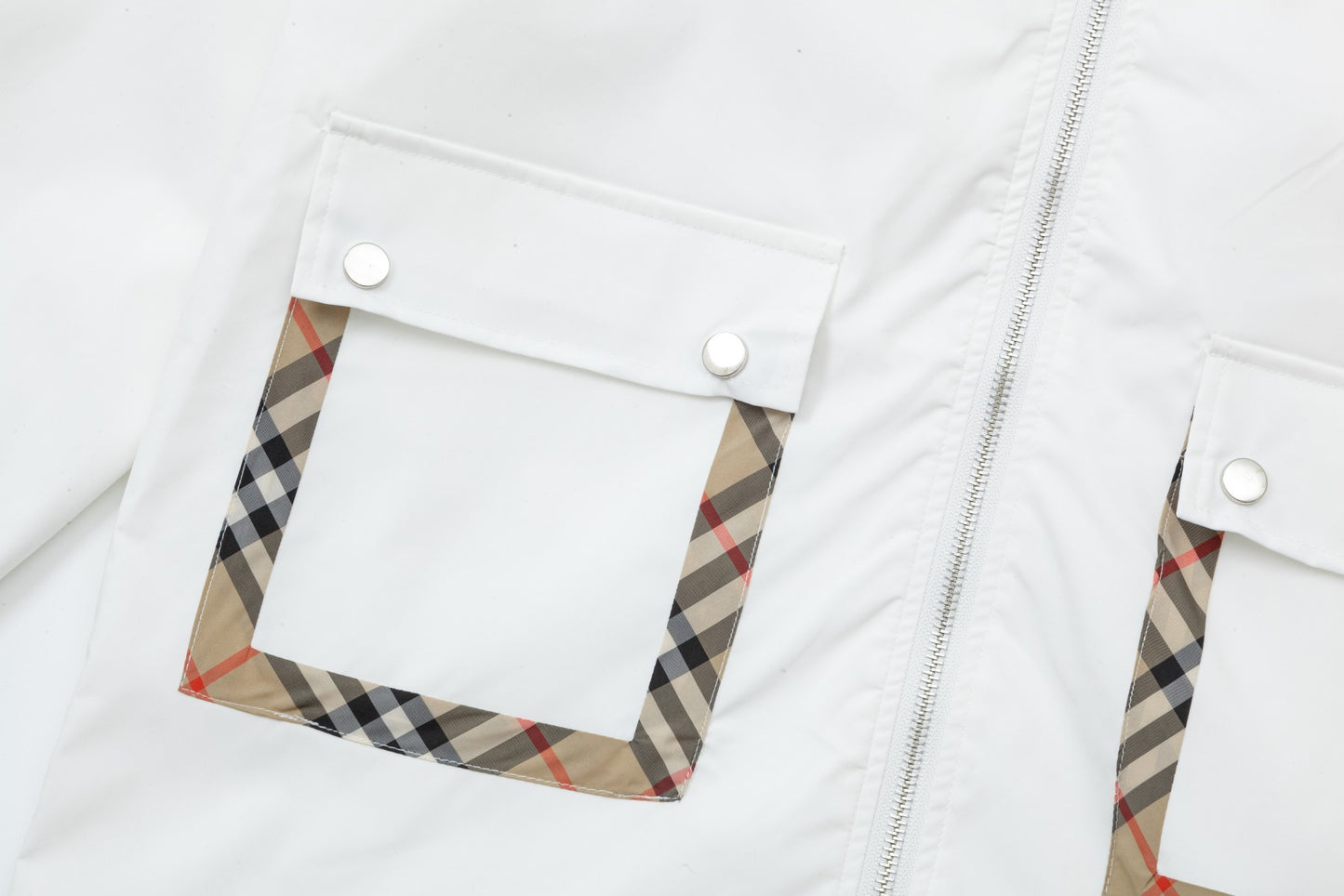 【BURBERRY】男女兼用 ご好評に付き再入荷！