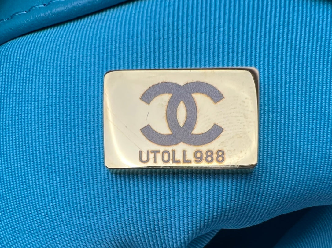 CHANEL 19 LARGE HANDBAG AS1161