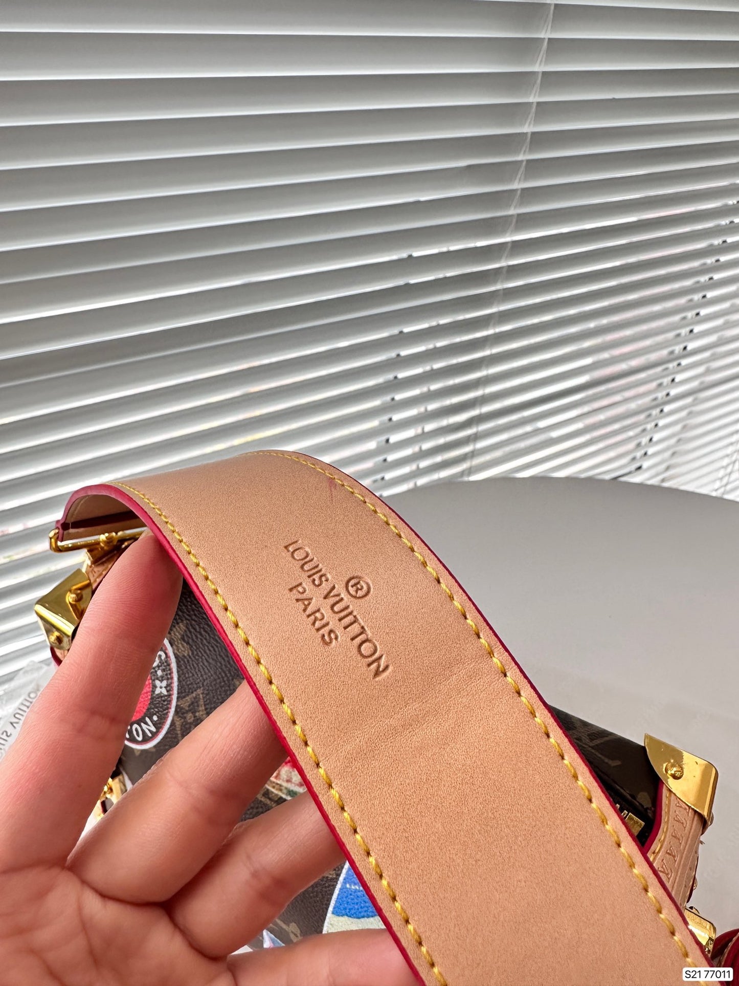 L&V ハンドバッグ ボックスレザーボーダー 落書き