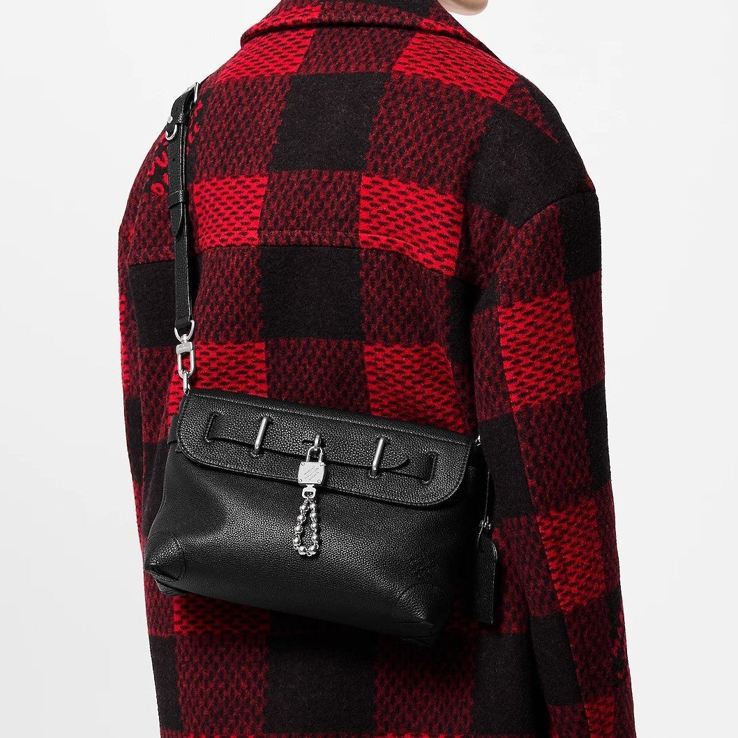 【24FW/シックでかっこいい★】LouisVuitton ショルダーバッグ