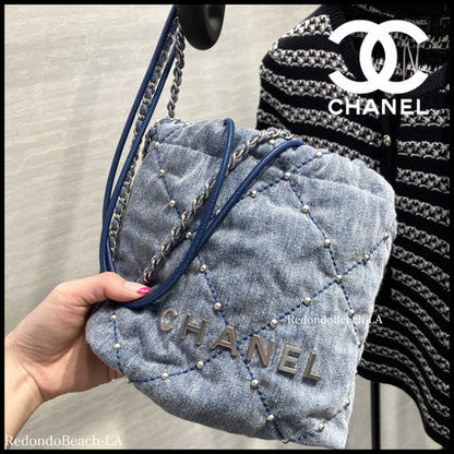 【新★スタッズが可愛いデニム】★CHANEL★22 ハンドバック