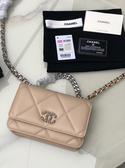 CHANEL 19 WALLET ON CHAIN 0957