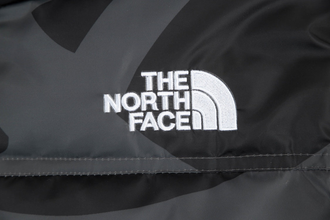 【The North Face】KAWS1996 ダウンジャケット ご好評に付き再入荷！