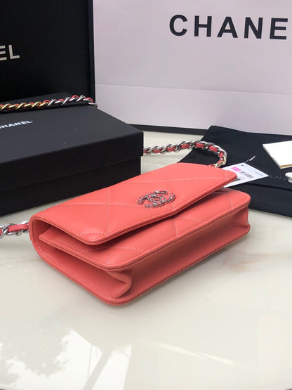 CHANEL 19 WALLET ON CHAIN 0957