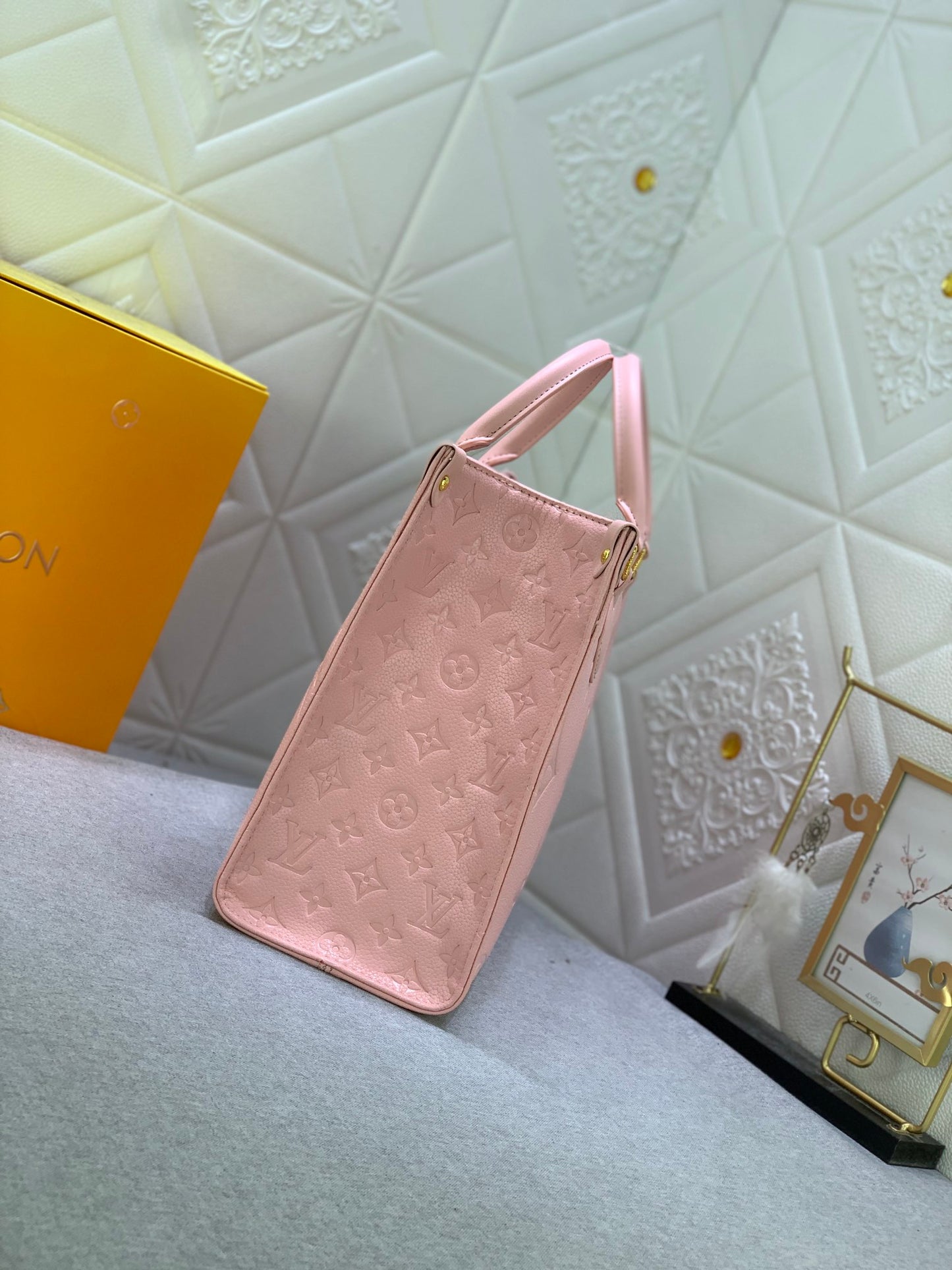 【LOUIS VUITTON】LV 新品ONTHEGO ミディアム ハンドバッグ